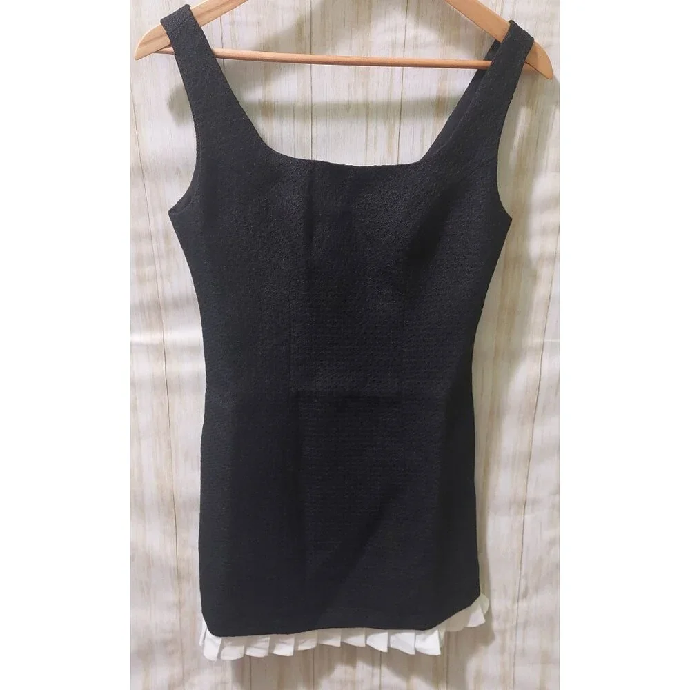 NWT Commense Black Textured Mini Dress W/ White Pleated Hem & Back Zipper Small - Picture 4 of 8